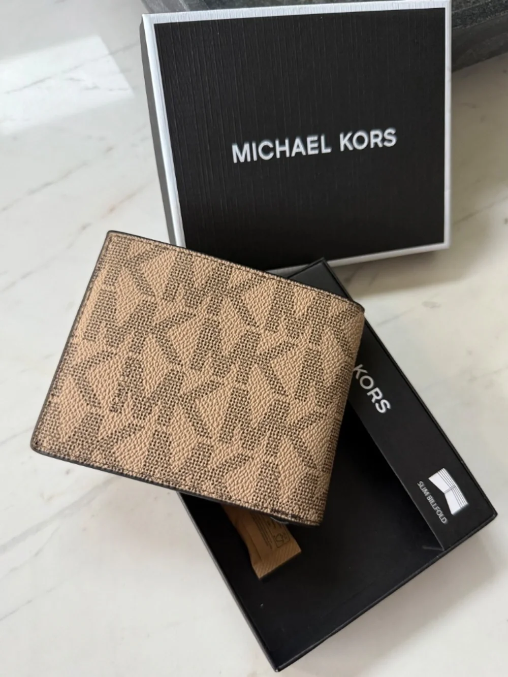 New Michael Kors Logo Slim Billfold Wallet